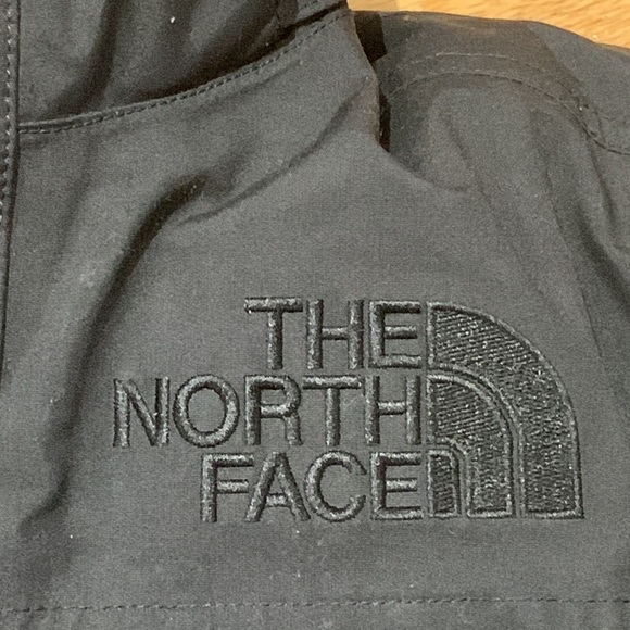 MCMurdo North Face Winter Parka - Picture 2 of 6